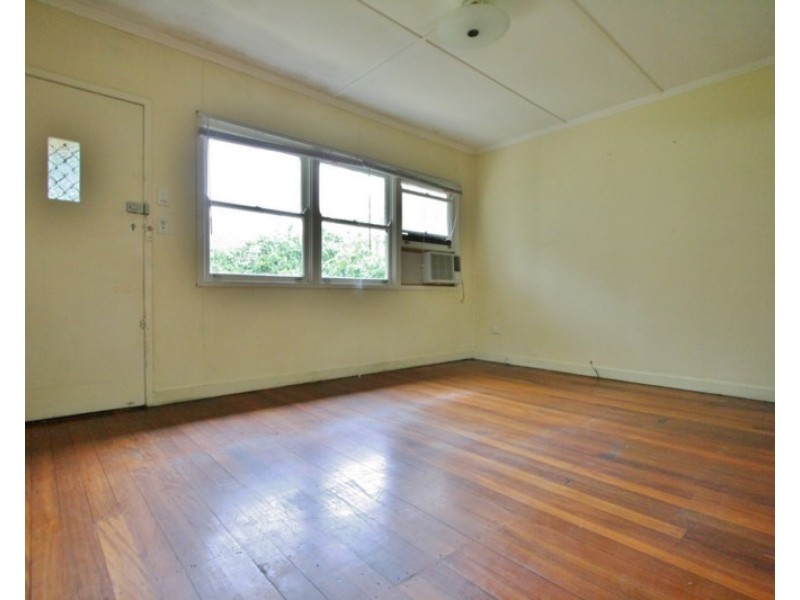 9 Monaco Street, Holland Park West QLD 4121