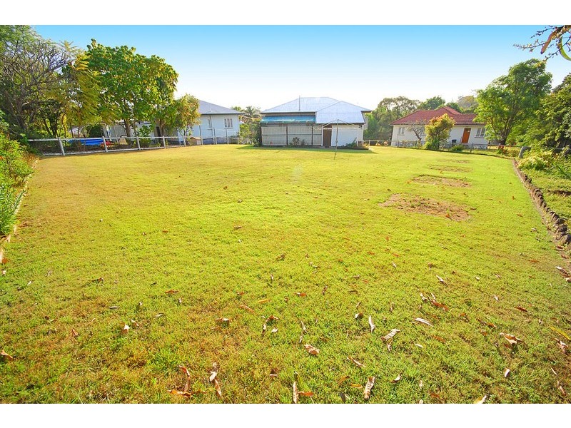 19 Ontario Street, Holland Park West QLD 4121