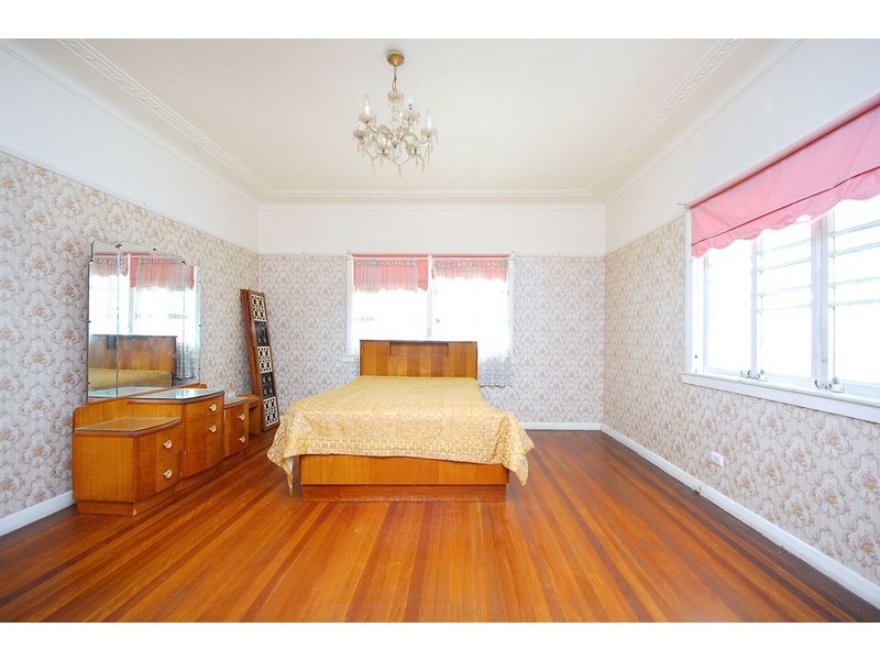 19 Ontario Street, Holland Park West QLD 4121