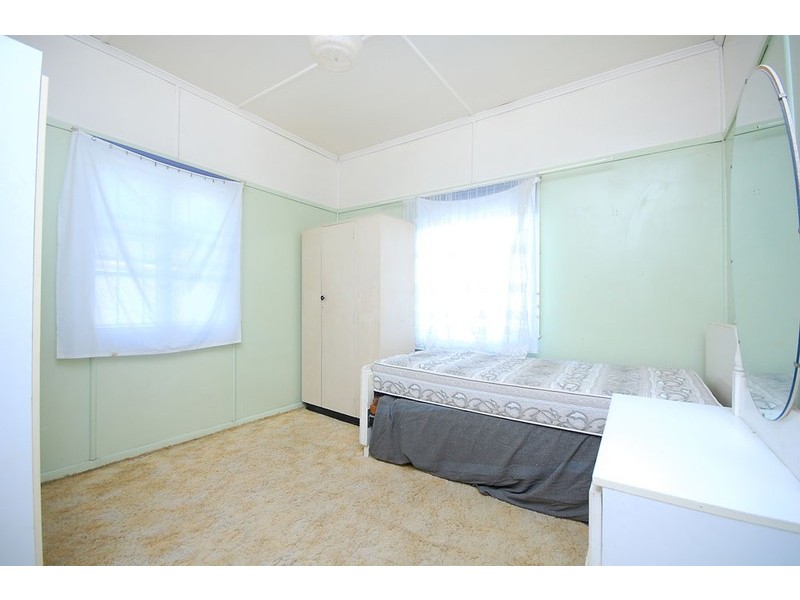 19 Ontario Street, Holland Park West QLD 4121