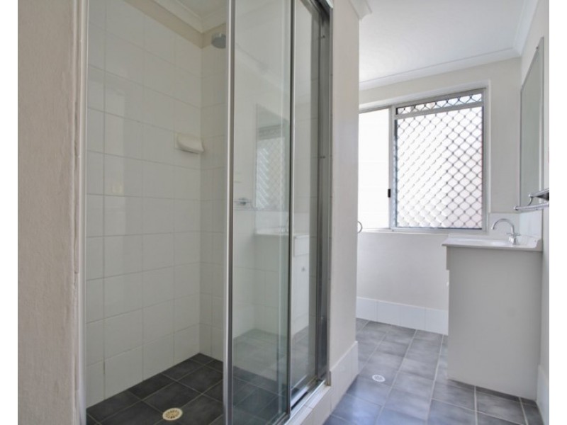 1/10 Birdwood Road, Holland Park West QLD 4121