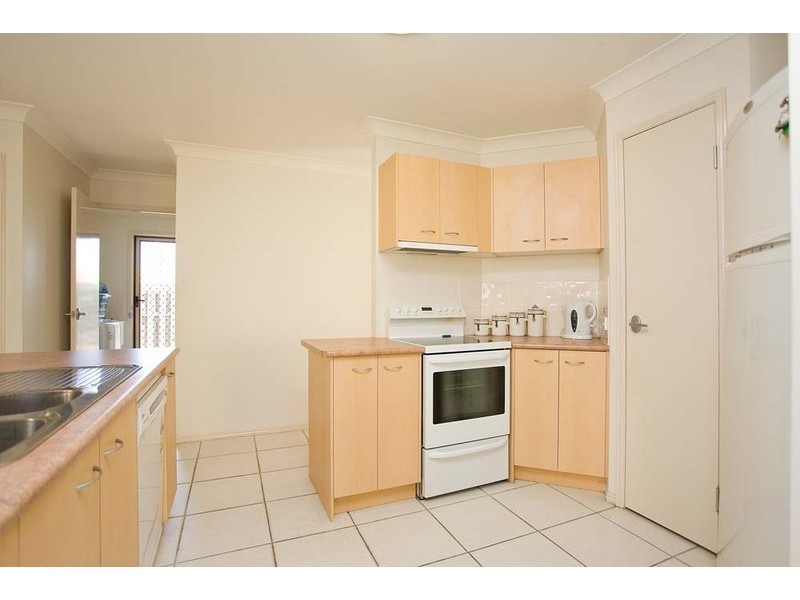 4 Cricket Street, Coopers Plains QLD 4108