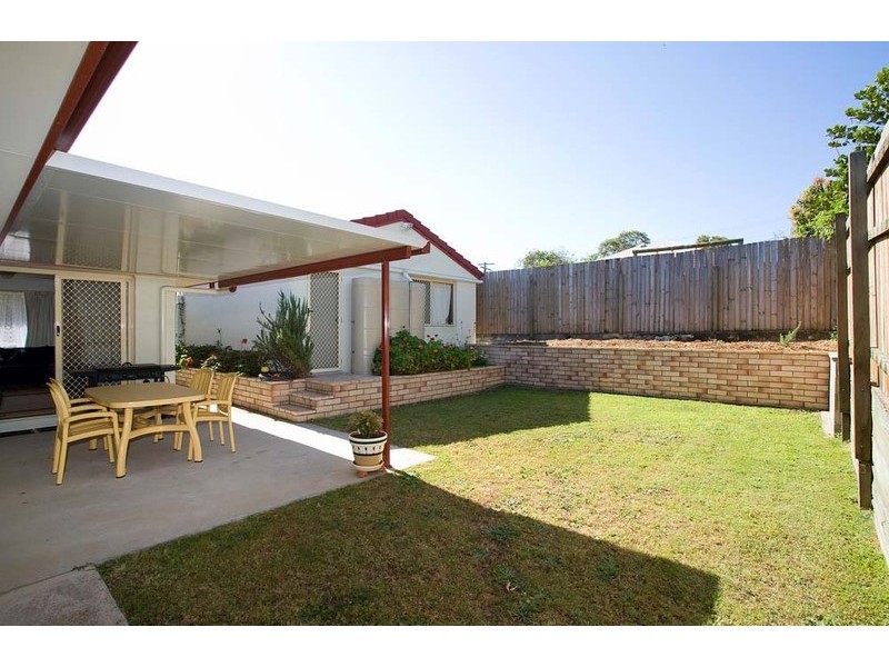 4 Cricket Street, Coopers Plains QLD 4108