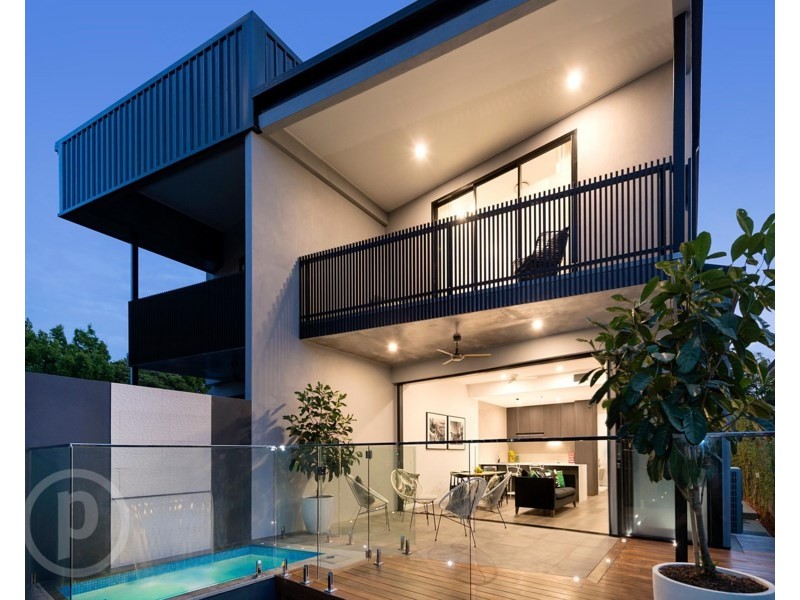 24 Curlewis Street, Holland Park West QLD 4121