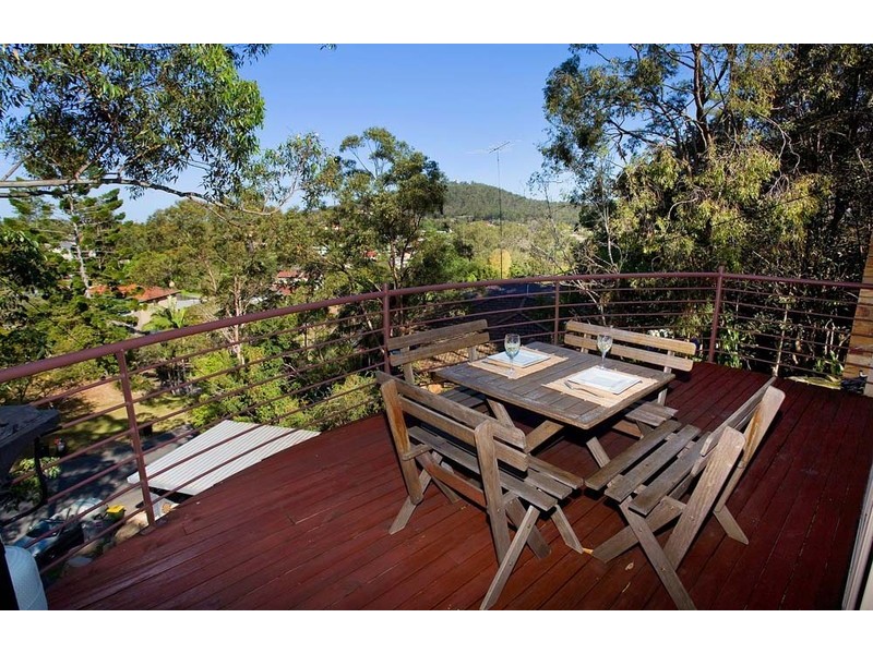 24 Flynn Street, Holland Park West QLD 4121