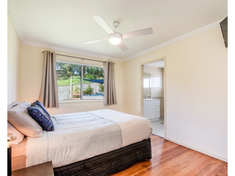21 David Road, Holland Park QLD 4121