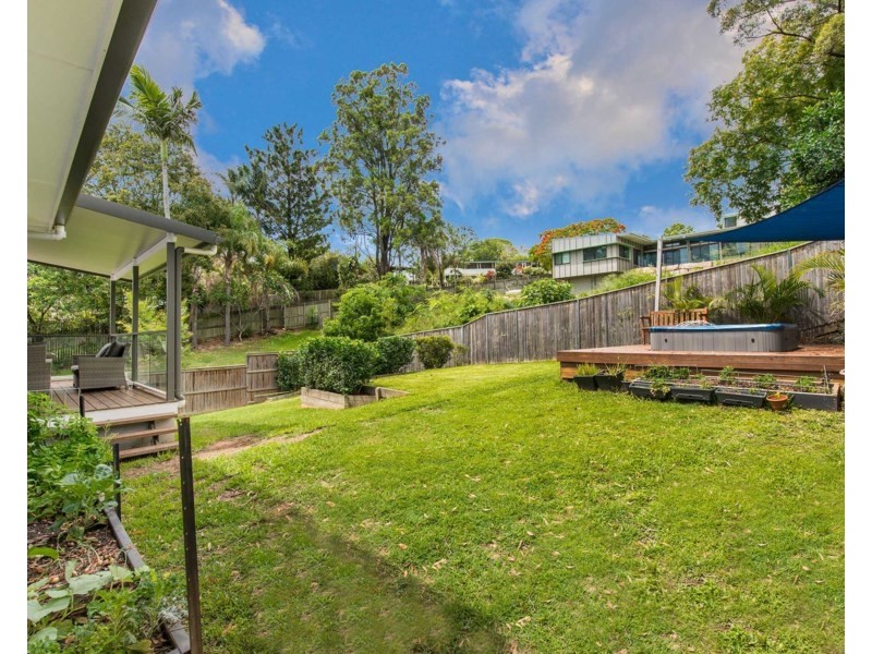 21 David Road, Holland Park QLD 4121