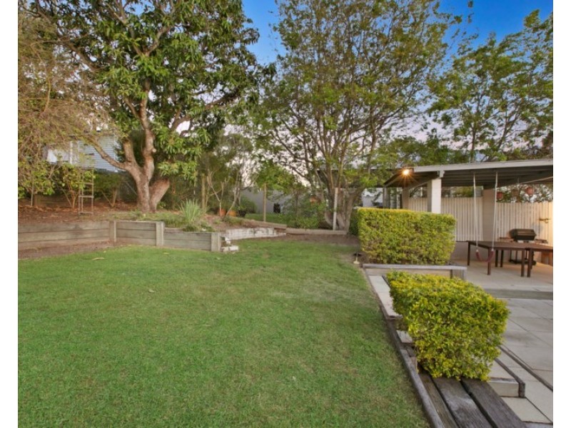 20 Smith Street, Holland Park QLD 4121