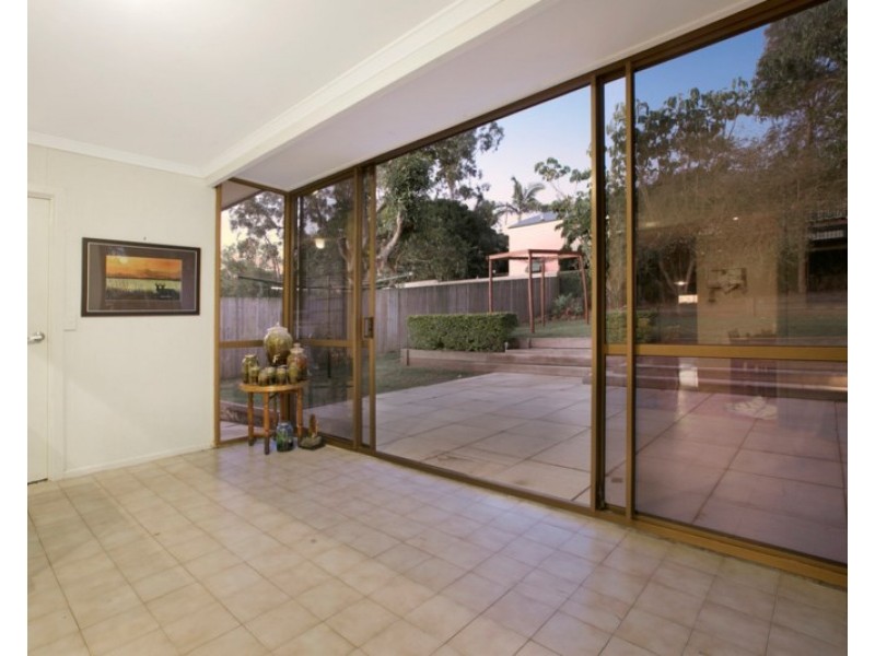 20 Smith Street, Holland Park QLD 4121