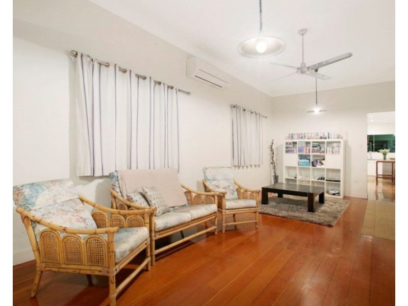 20 Smith Street, Holland Park QLD 4121