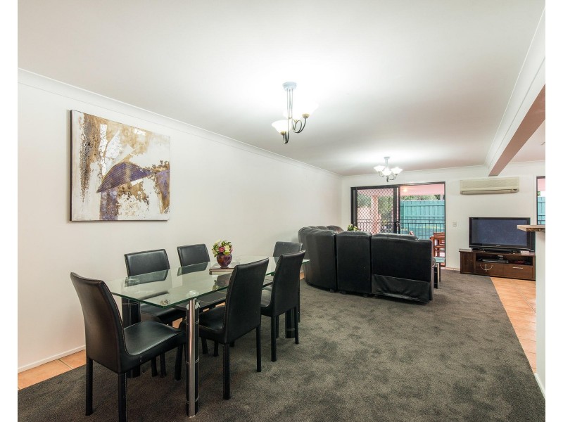 6 Estate Place, Holland Park West QLD 4121