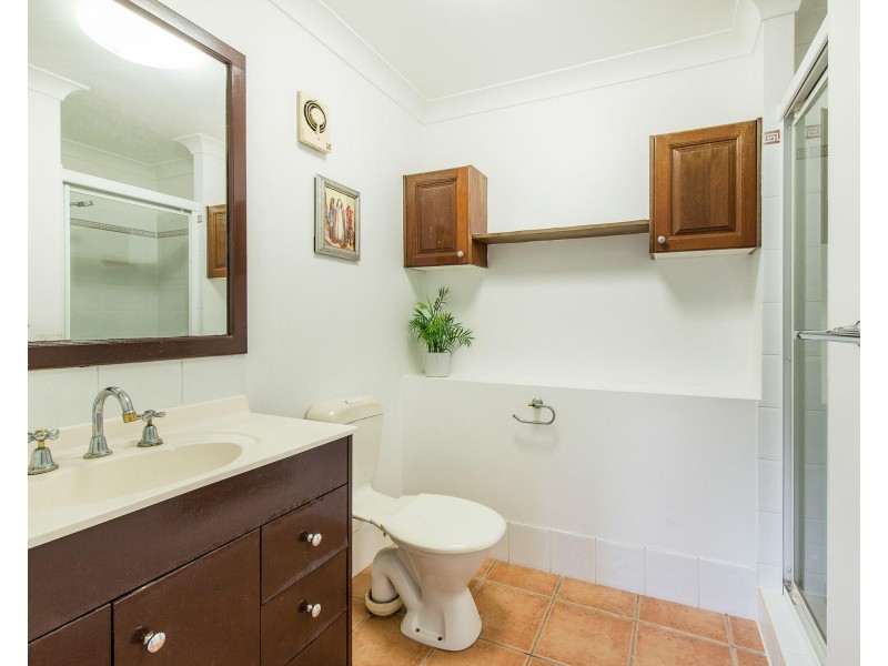 6 Estate Place, Holland Park West QLD 4121