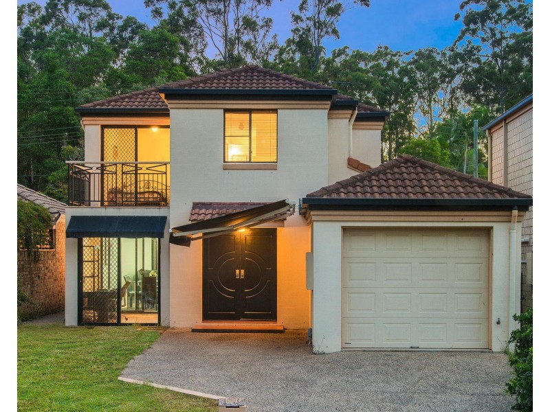 6 Estate Place, Holland Park West QLD 4121