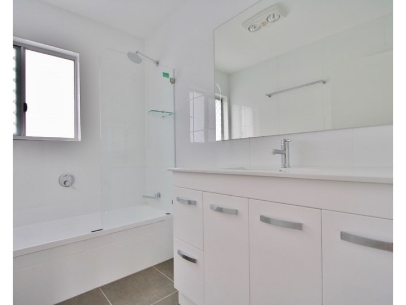 25 Chiniala Street, Mansfield QLD 4122