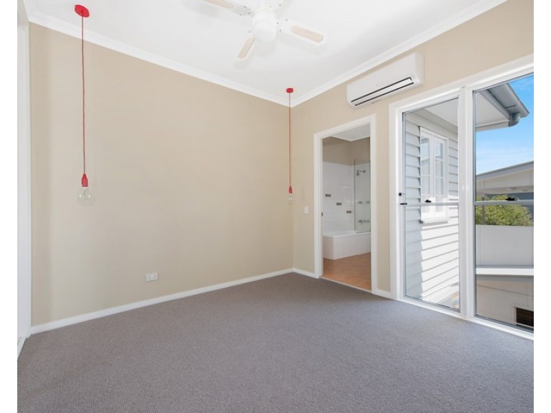 42 Renton Street, Camp Hill QLD 4152