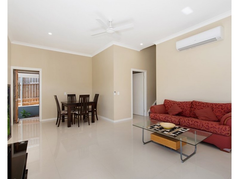 42 Renton Street, Camp Hill QLD 4152