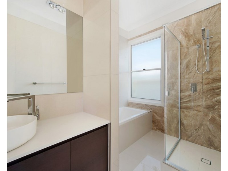 42 Renton Street, Camp Hill QLD 4152