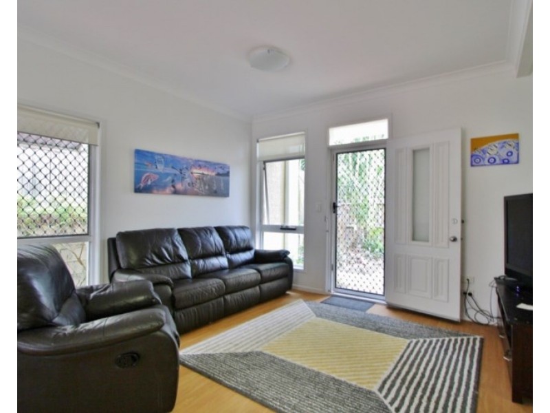 1/8 Mahina Place, Wishart QLD 4122