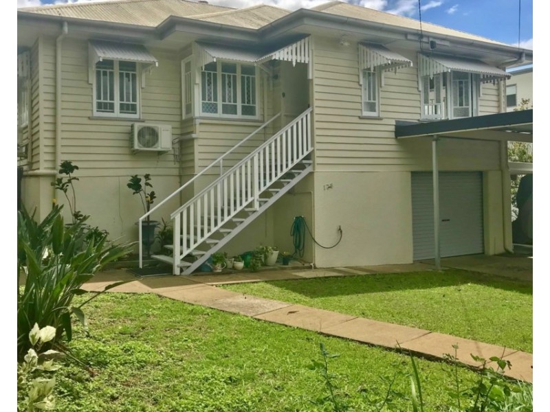 128 Strong Avenue, Graceville QLD 4075