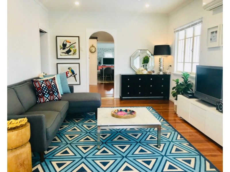 128 Strong Avenue, Graceville QLD 4075