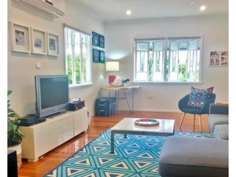 128 Strong Avenue, Graceville QLD 4075