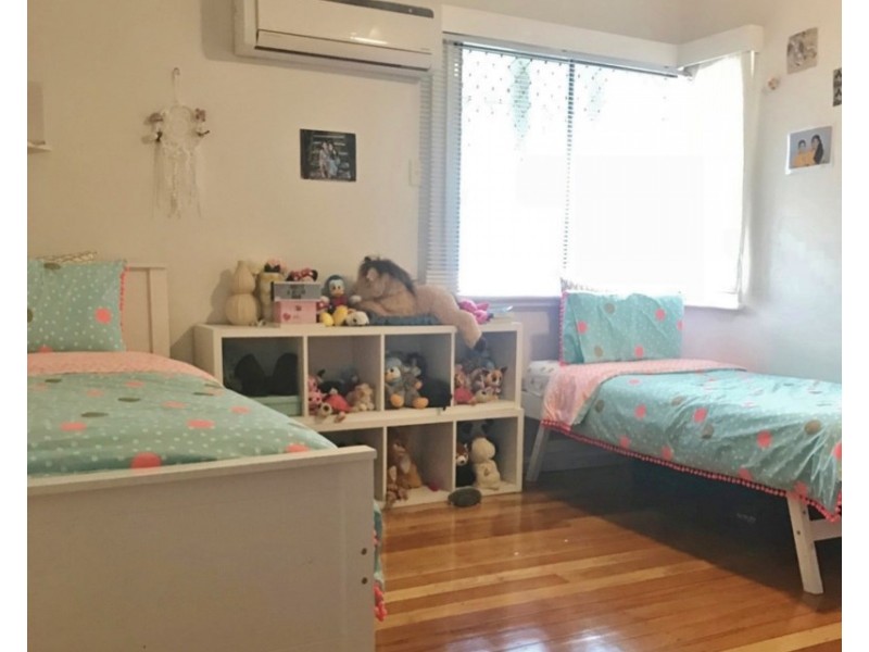 128 Strong Avenue, Graceville QLD 4075