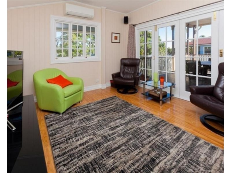 19 Framont Avenue, Holland Park QLD 4121