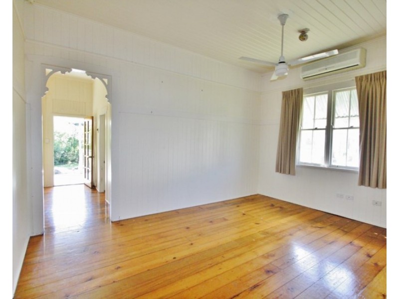 15 Hamel Road, Holland Park West QLD 4121