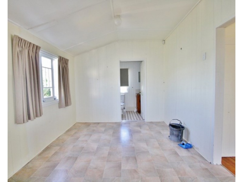 15 Hamel Road, Holland Park West QLD 4121