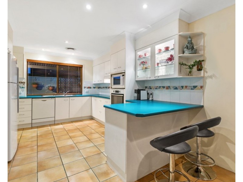 3 Sorrento Close, Carindale QLD 4152