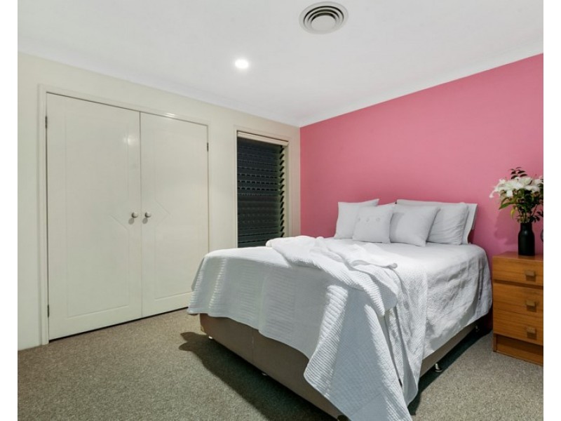 3 Sorrento Close, Carindale QLD 4152