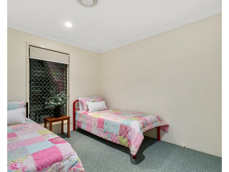 3 Sorrento Close, Carindale QLD 4152