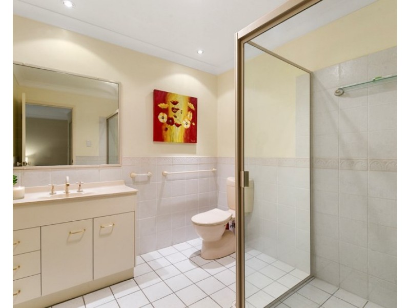 3 Sorrento Close, Carindale QLD 4152