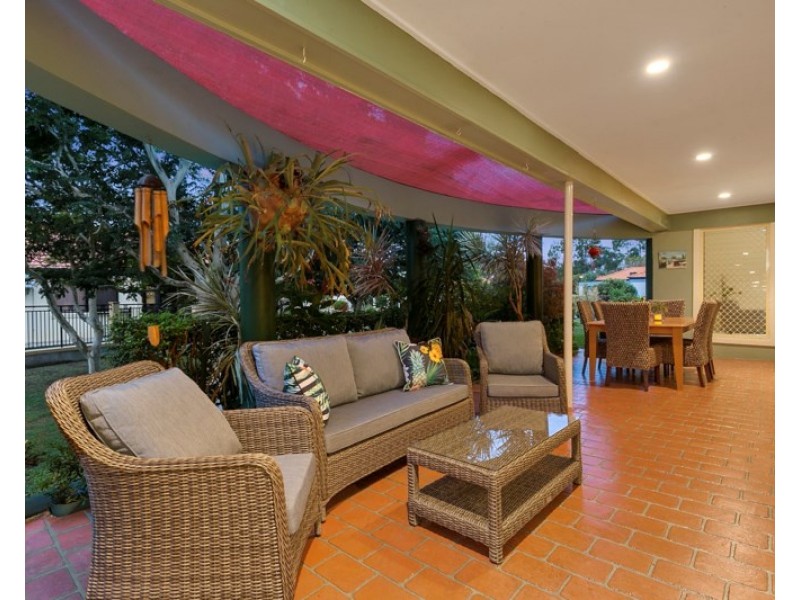 3 Sorrento Close, Carindale QLD 4152