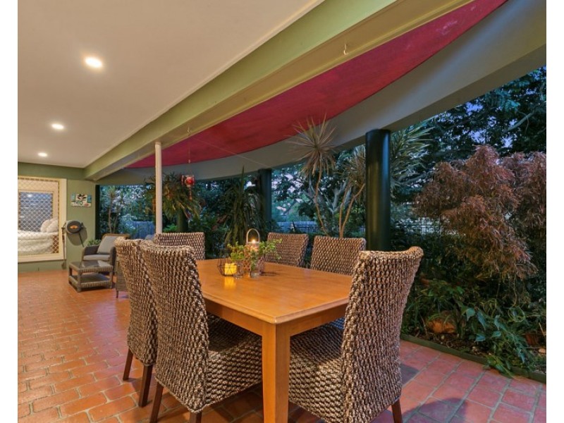 3 Sorrento Close, Carindale QLD 4152