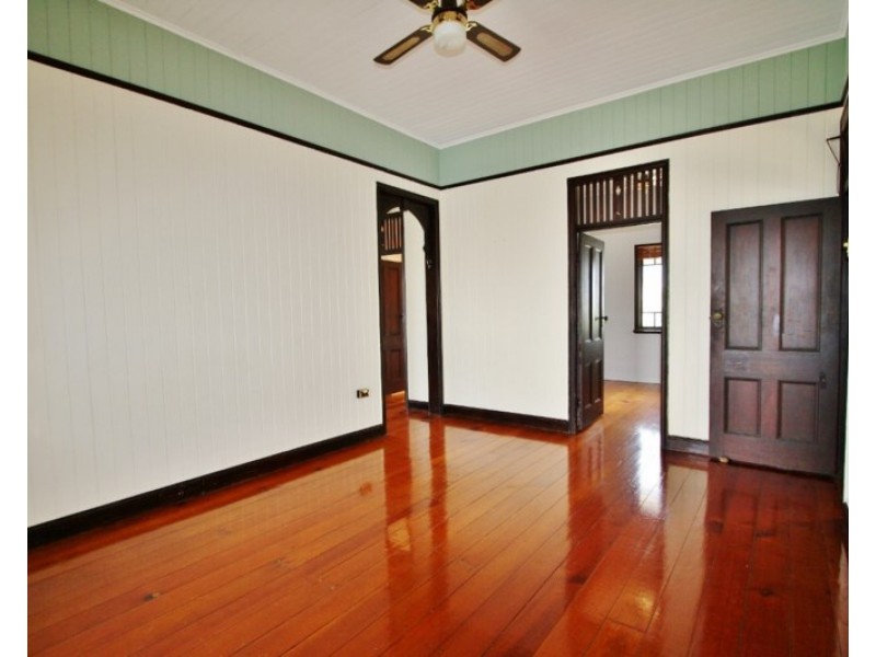 85 Bunya Street, Greenslopes QLD 4120