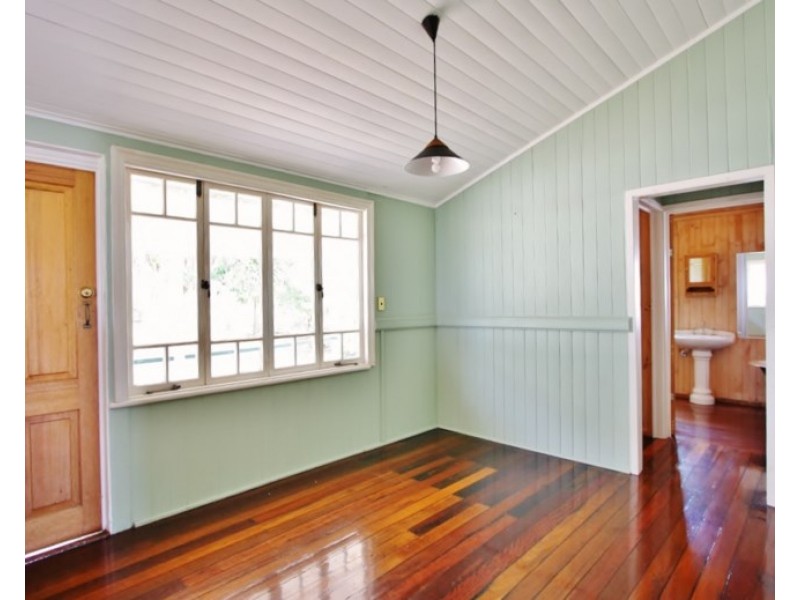 85 Bunya Street, Greenslopes QLD 4120