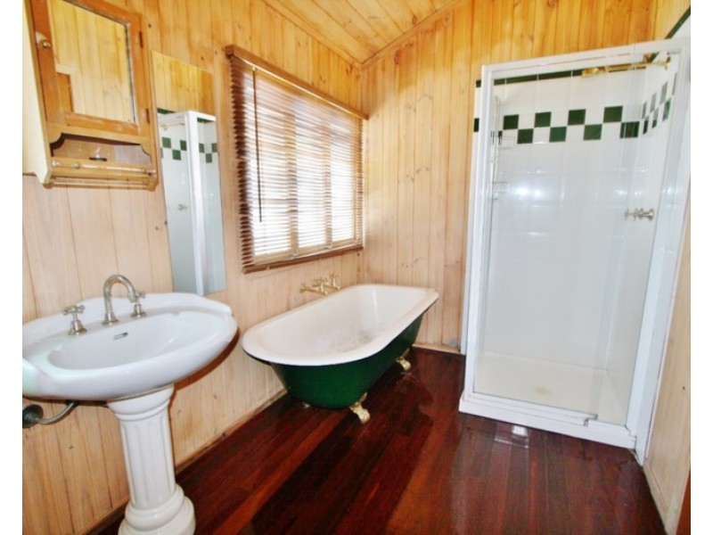 85 Bunya Street, Greenslopes QLD 4120