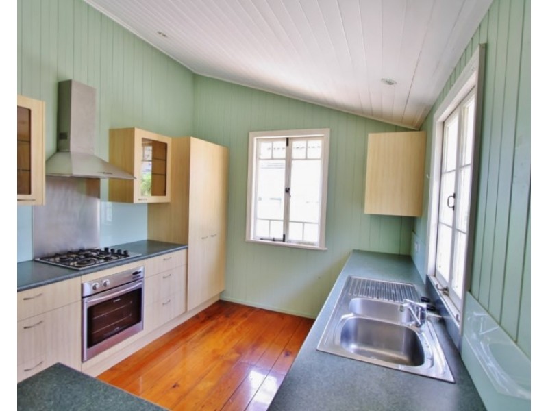 85 Bunya Street, Greenslopes QLD 4120