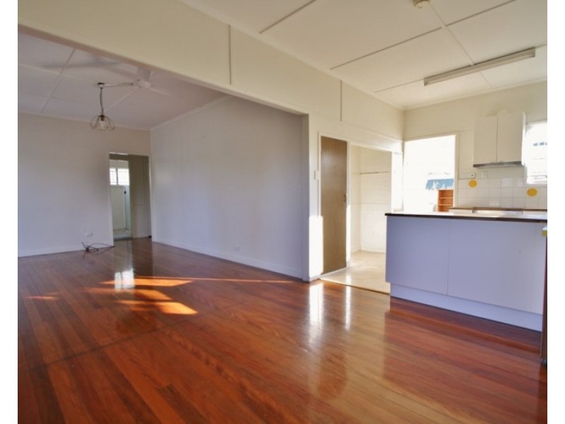 12 Bonneville Street, Holland Park West QLD 4121