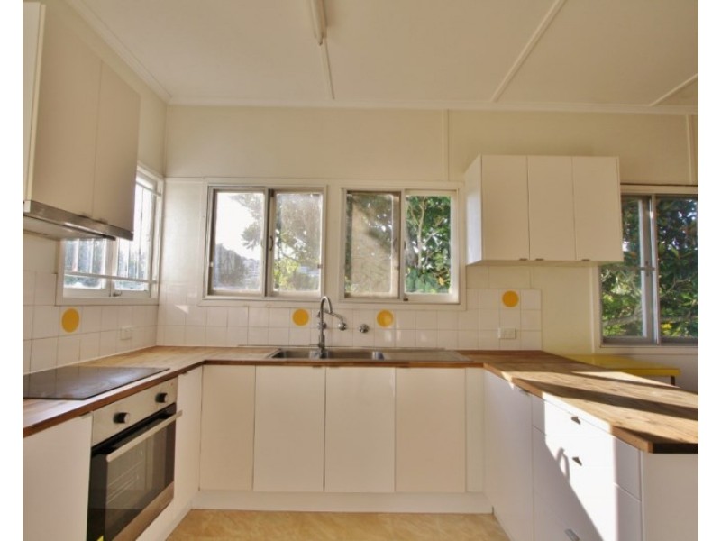 12 Bonneville Street, Holland Park West QLD 4121