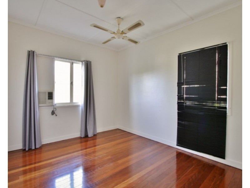 12 Bonneville Street, Holland Park West QLD 4121