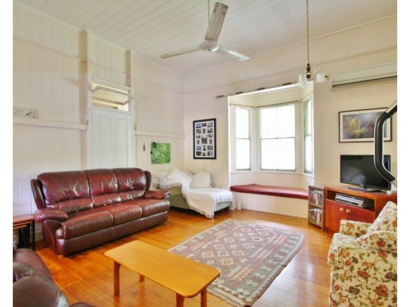 62 Chelmer St East, Chelmer QLD 4068