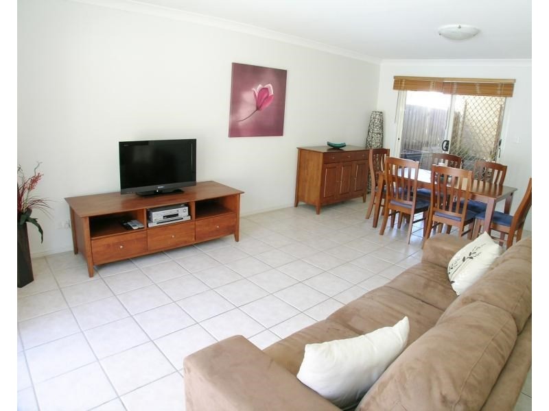 28 Estate Place, Holland Park West QLD 4121