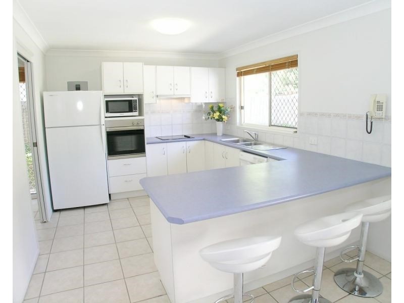 28 Estate Place, Holland Park West QLD 4121