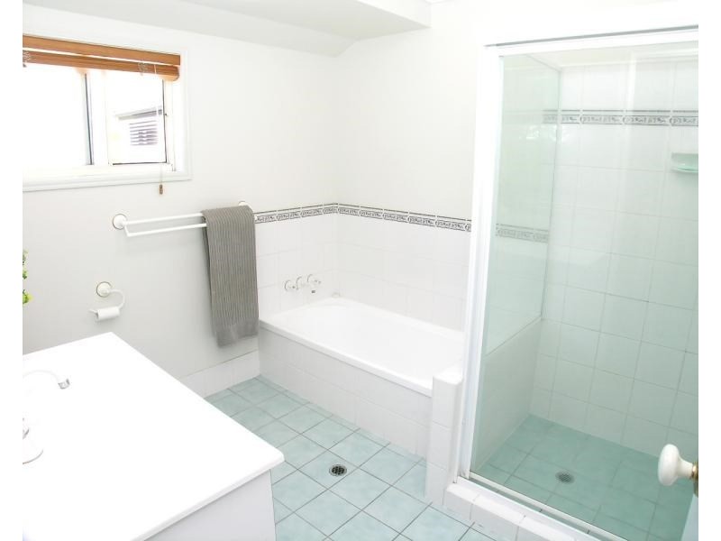 28 Estate Place, Holland Park West QLD 4121