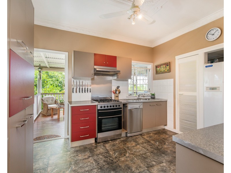 20 Curlewis Street, Holland Park West QLD 4121