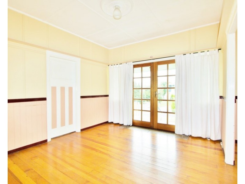 11 Gower Street, Holland Park West QLD 4121