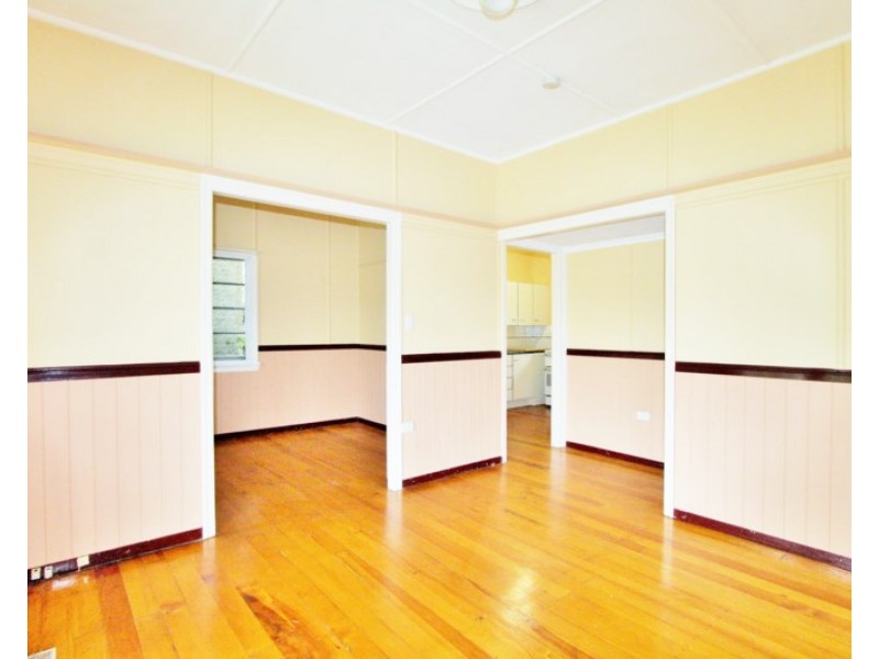 11 Gower Street, Holland Park West QLD 4121