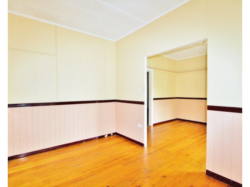 11 Gower Street, Holland Park West QLD 4121